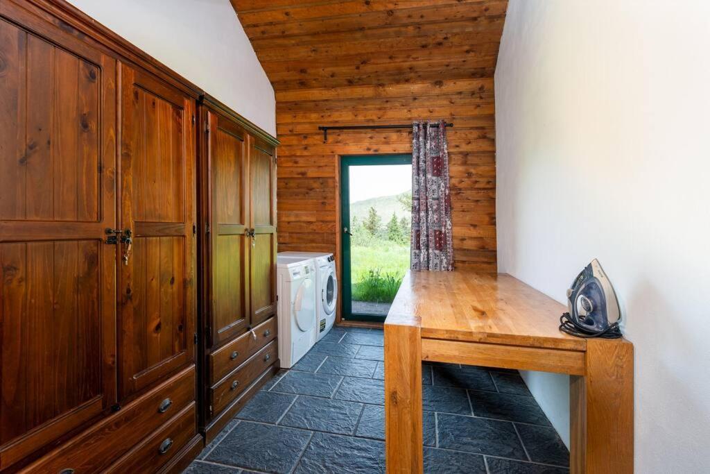 Heather Lodge With Sea And Mountain Views Лінон Екстер'єр фото